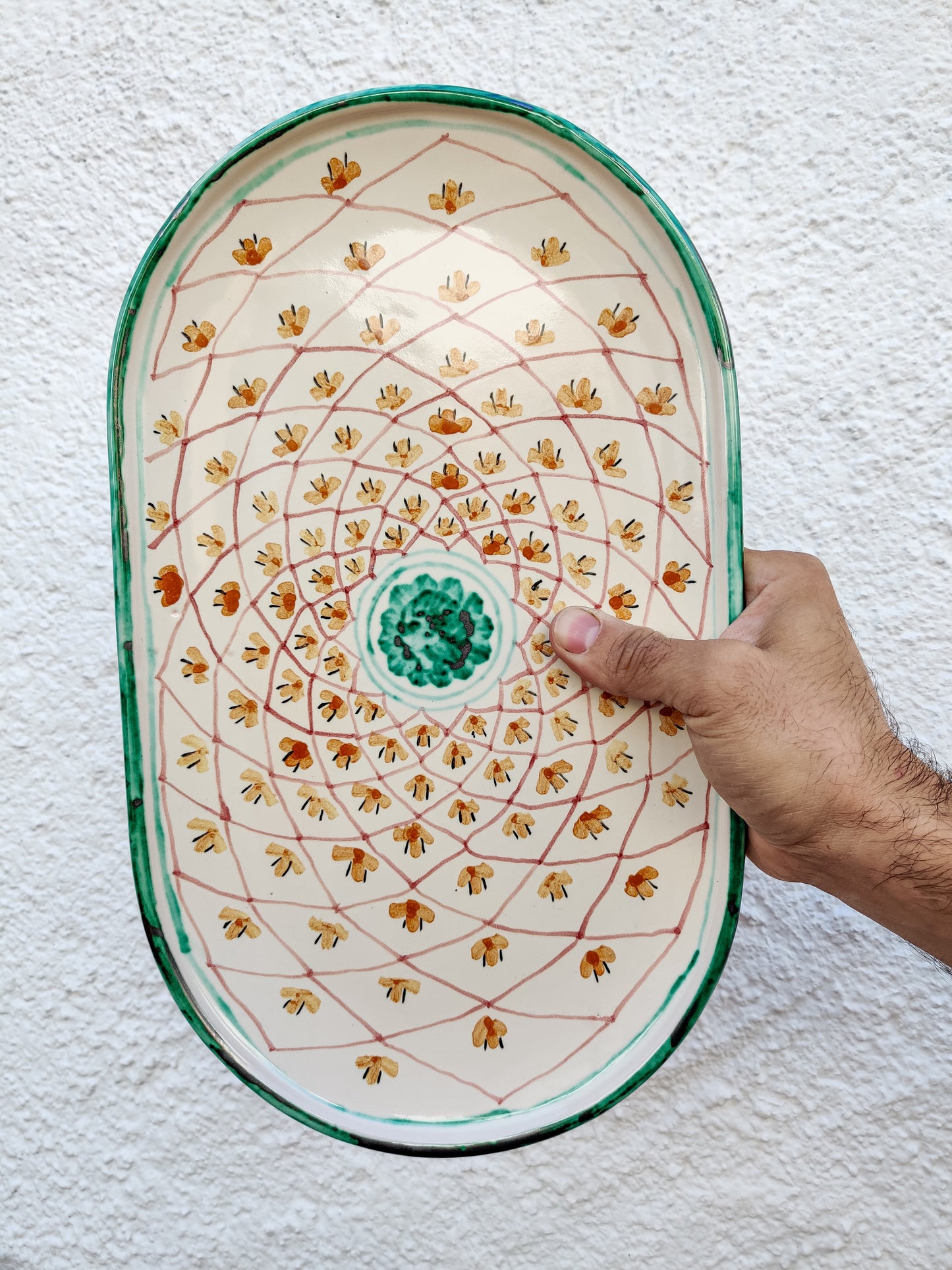 Oval serving platter from Cáceres