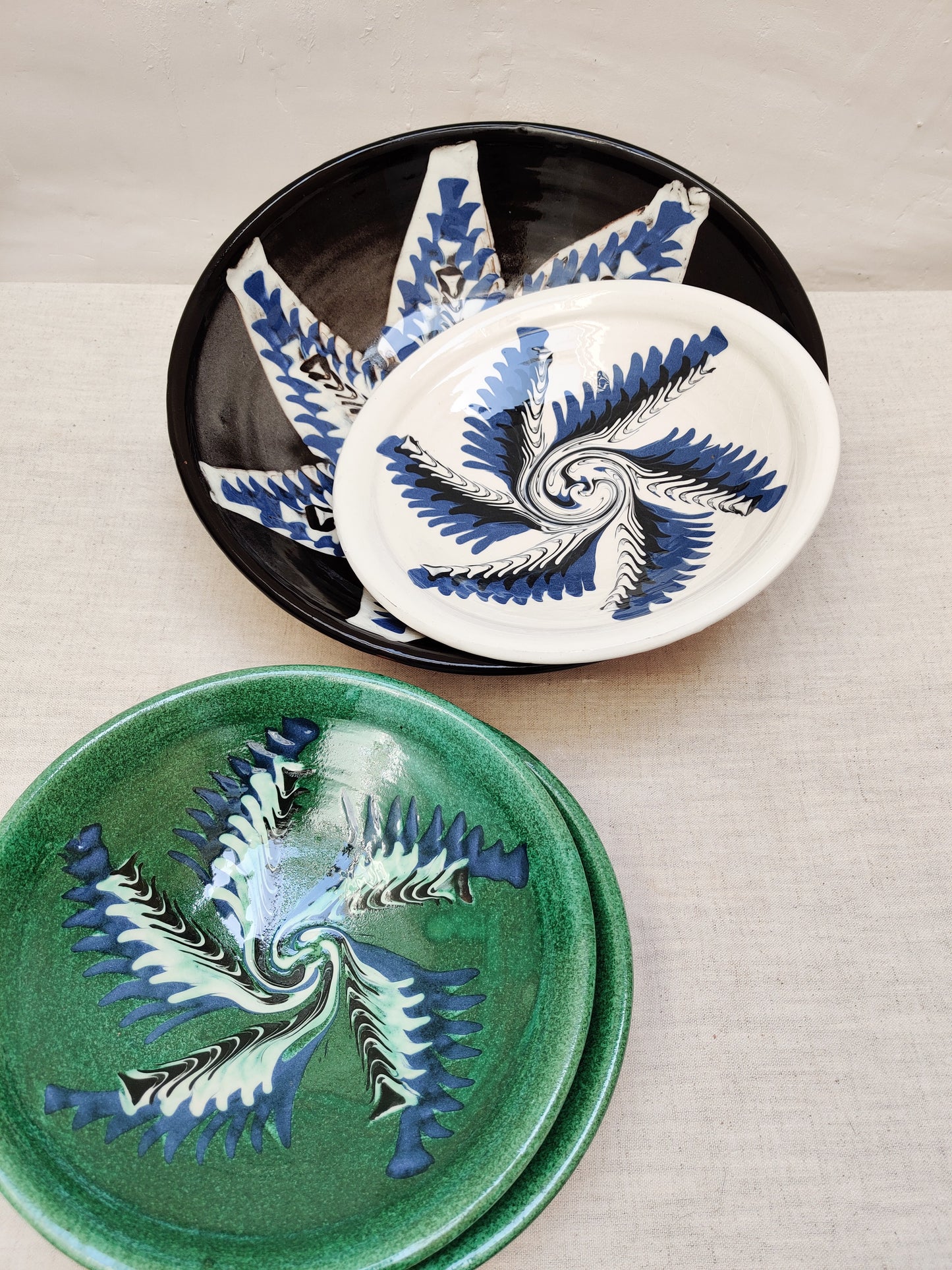 Huelva pinwheel serving bowl