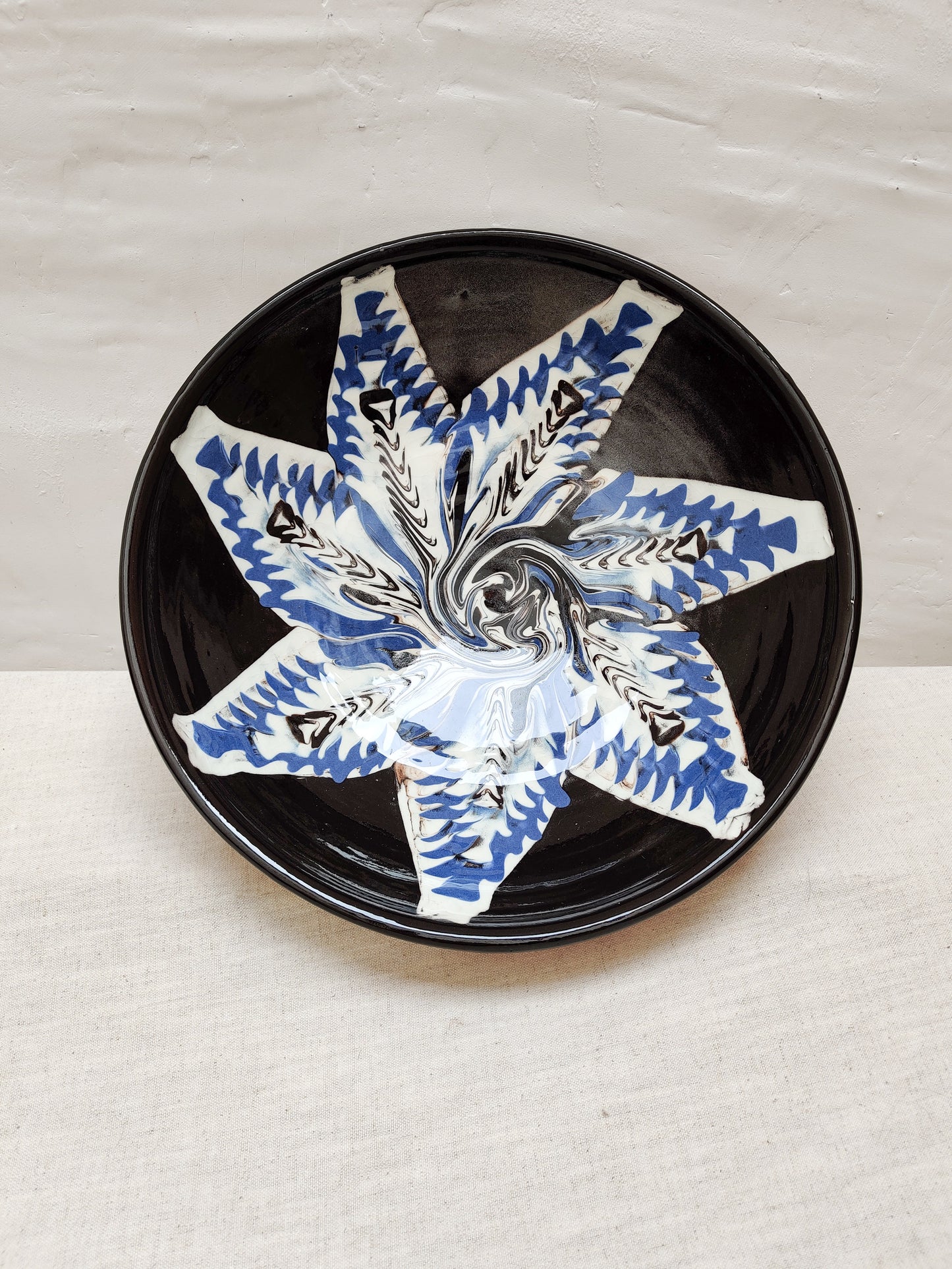 Huelva pinwheel serving bowl