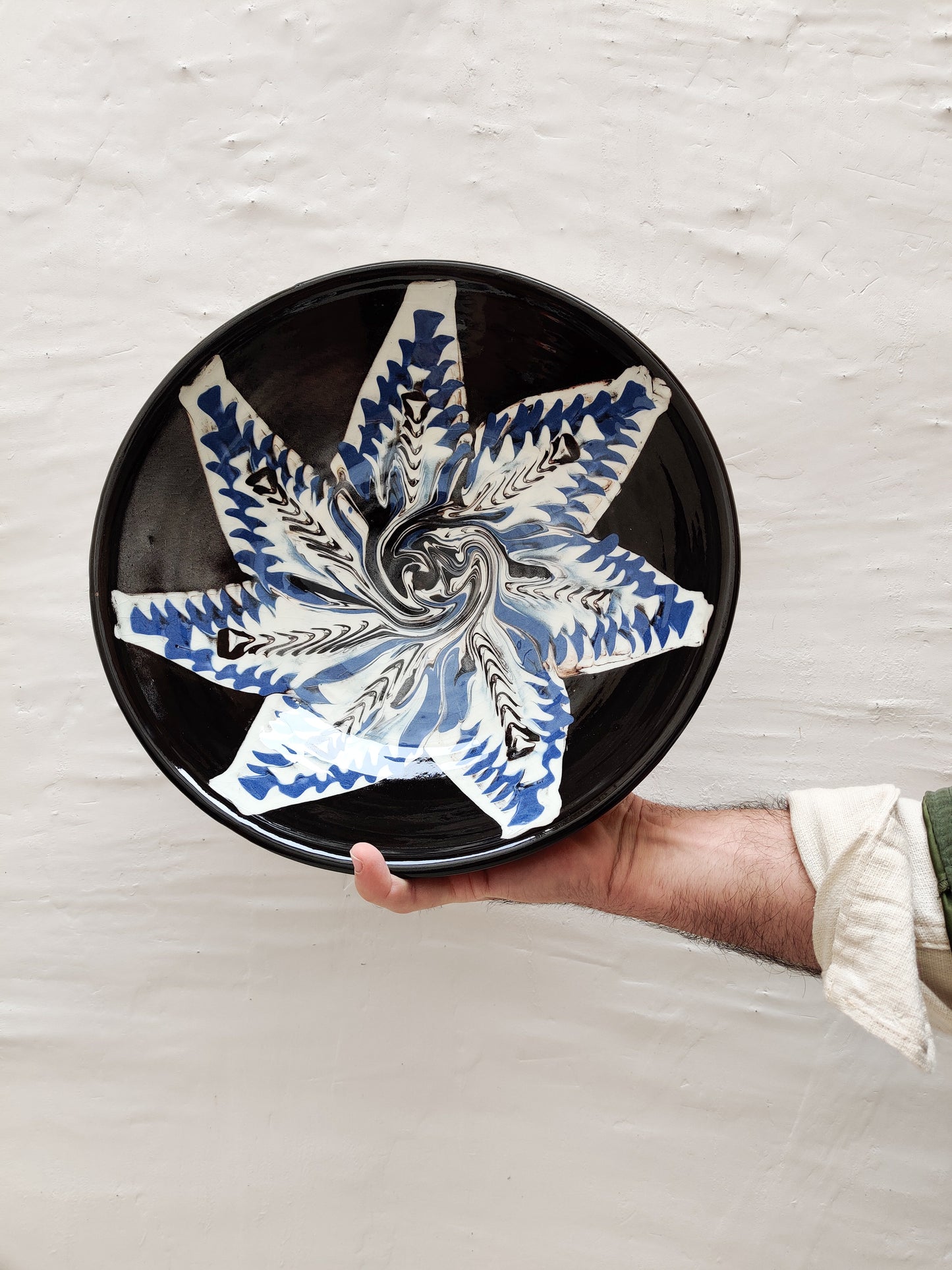 Huelva pinwheel serving bowl